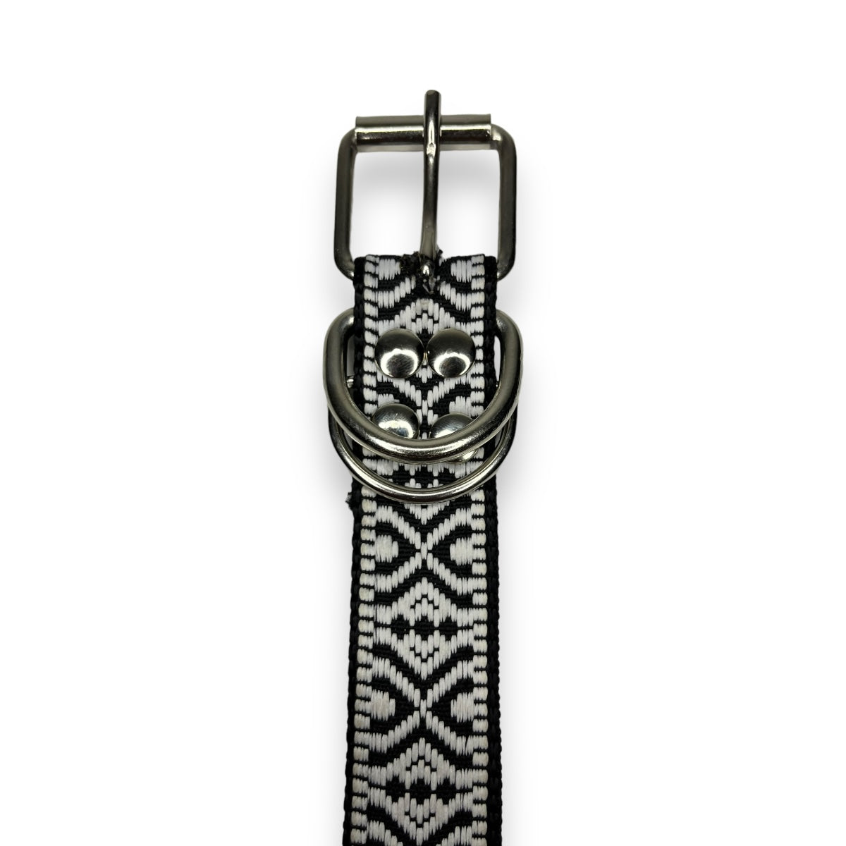 Collar huichol Blanco y Negro