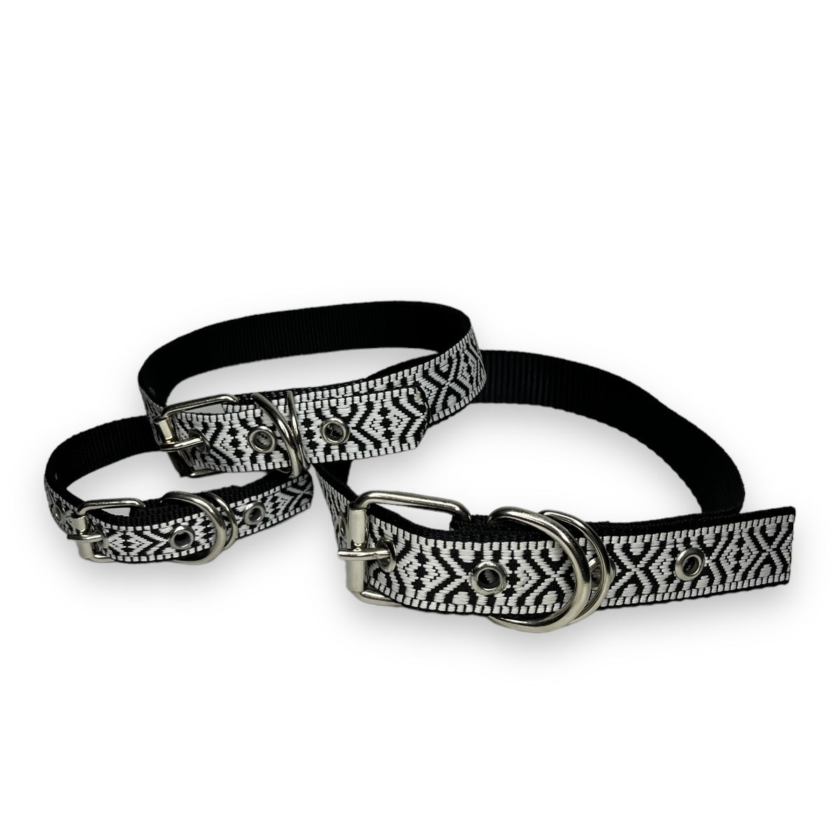 Collar huichol Blanco y Negro